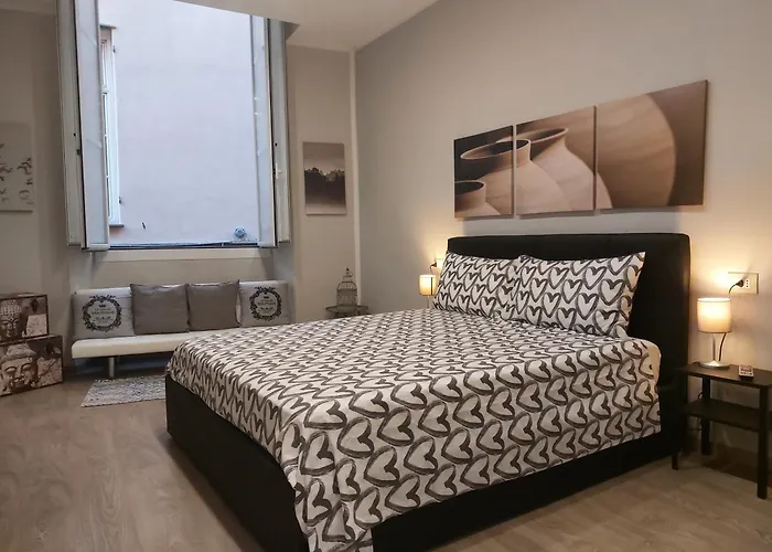 Piazzetta La Maddalena * 萨沃纳