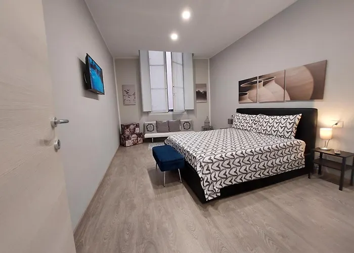 Piazzetta La Maddalena 萨沃纳