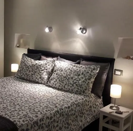 Piazzetta La Maddalena *