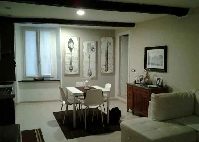 Piazzetta La Maddalena * 萨沃纳